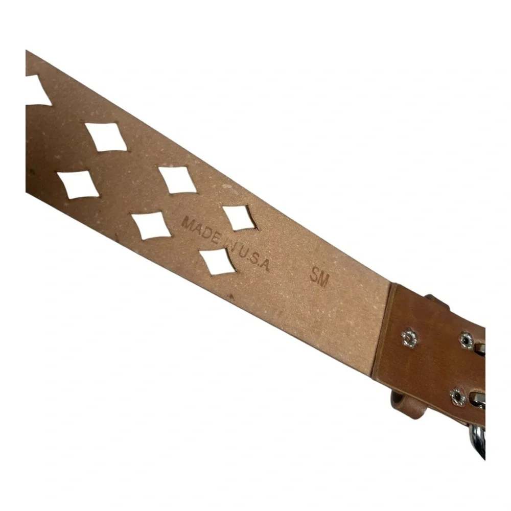 Vintage Brown Leather Belt with Textured Design and Metallic Buckle